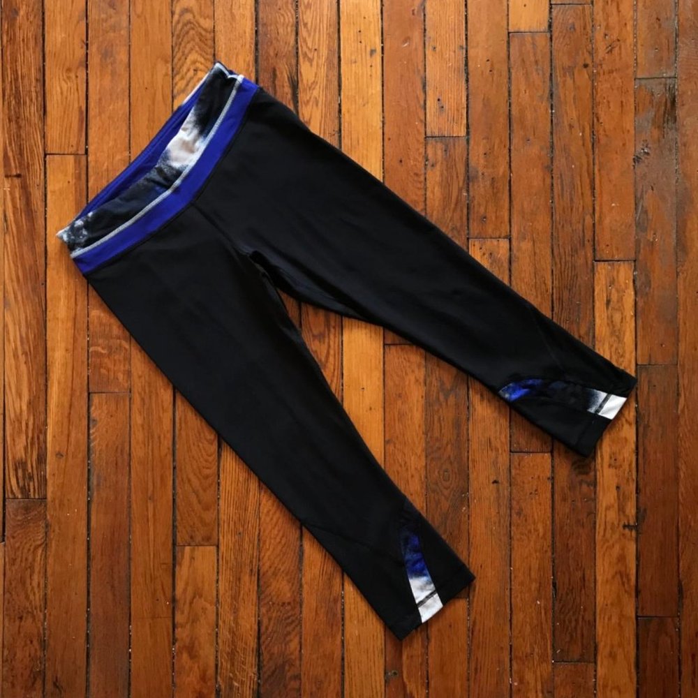 Lululemon Women Black Blue White Tie Dye Stripe Capri High Waisted Yoga Leggings